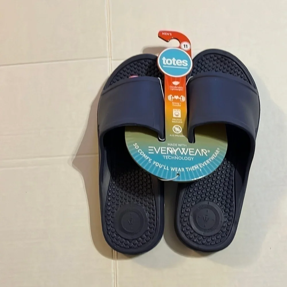 NWT-totes-11-blue-made with everywhere, technology slides, sandals, flip-flops